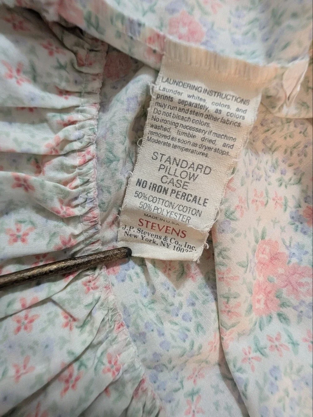 Vintage J.P. Stevens Floral Full / Queen Flat Sheet & 2 Pillowcases Shabby Chic
